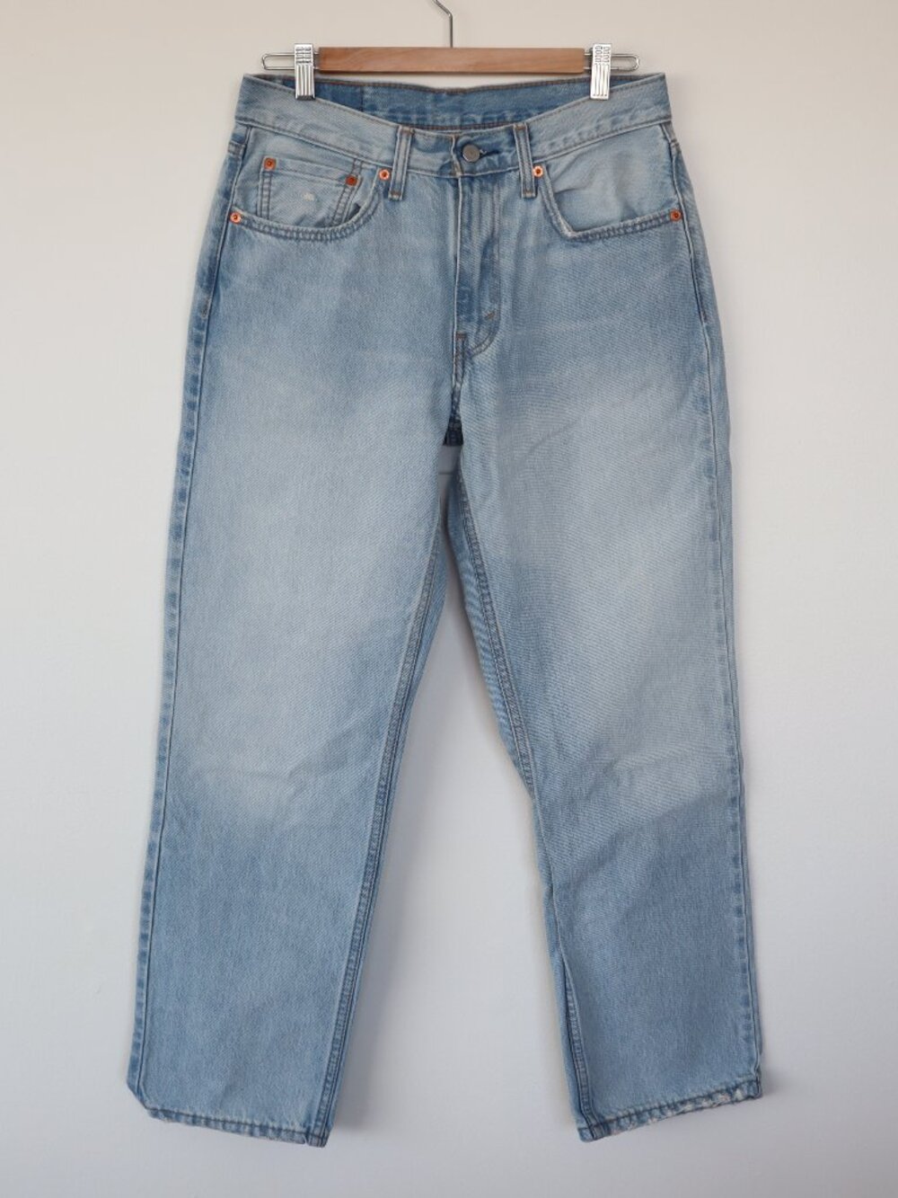 Levi's 550 Light Wash Blue Jeans, 31/30